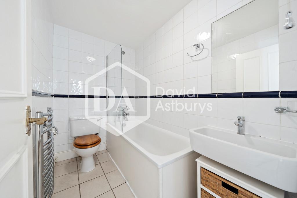 41 A Woodland Gardens N10 3 UE-10