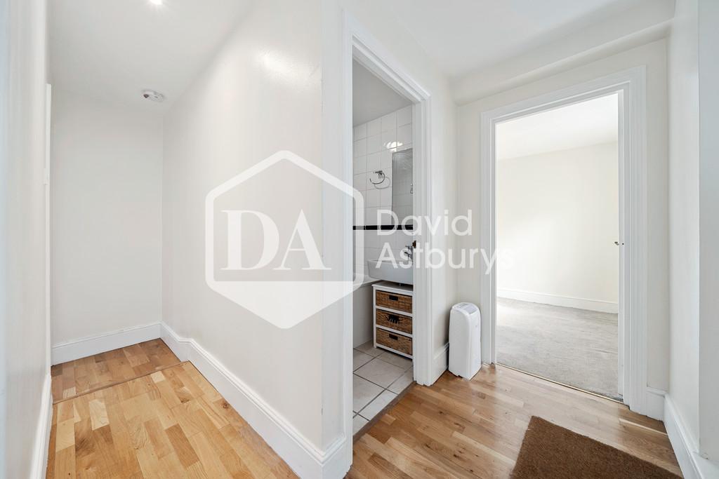 41 A Woodland Gardens N10 3 UE-9
