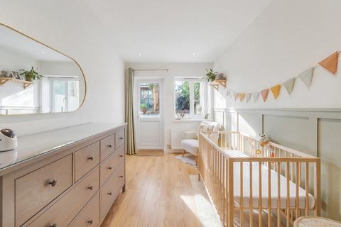 2 bedroom apartment for sale, Trinity Road, Bounds Green N22