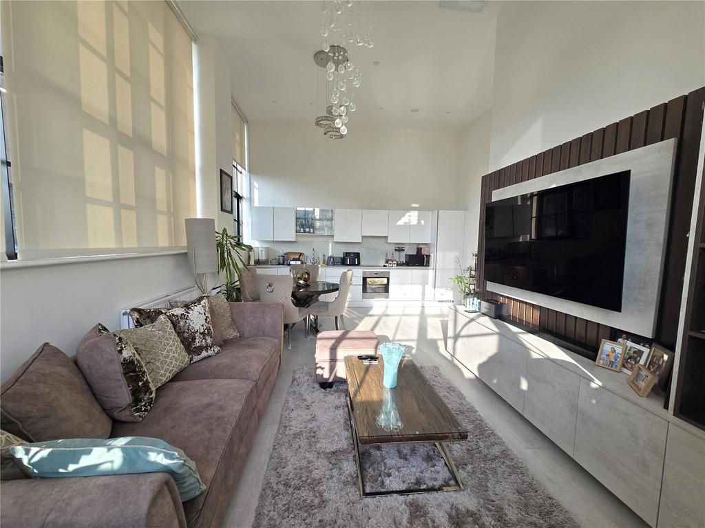 Lounge Open