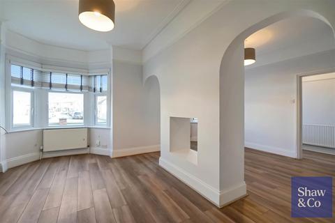 3 bedroom end of terrace house for sale, Kneller Road, Twickenham TW2