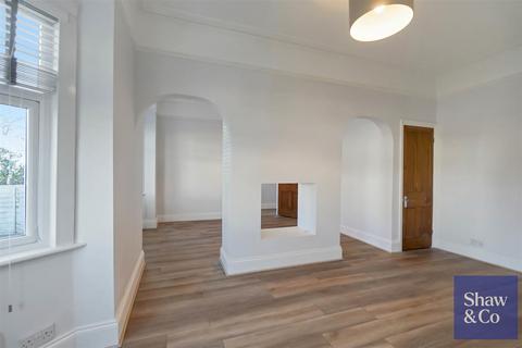 3 bedroom end of terrace house for sale, Kneller Road, Twickenham TW2
