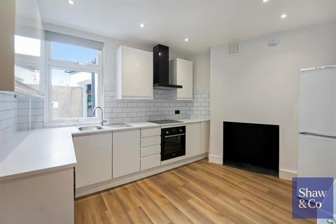 3 bedroom end of terrace house for sale, Kneller Road, Twickenham TW2