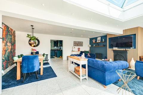 3 bedroom detached bungalow for sale, South Hanningfield Road, Chelmsford, CM3