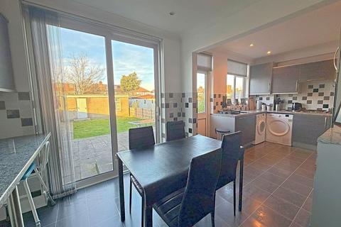 4 bedroom terraced house for sale, Castleview Gardens, Redbridge IG1