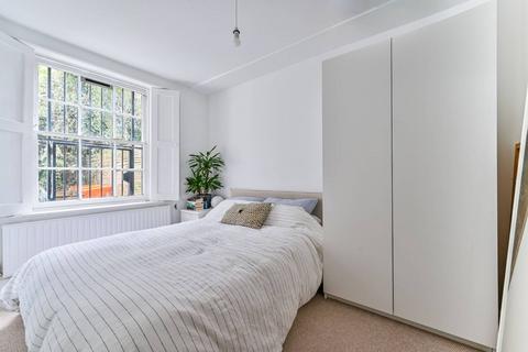 undefined, Queen Margarets Grove, Mildmay, London, N1