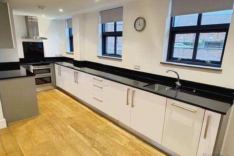 1 bedroom apartment to rent, Stonehouse Green, Cheshire CW12