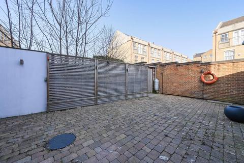 3 bedroom flat for sale, Manchester Road, Canary Wharf, London, E14