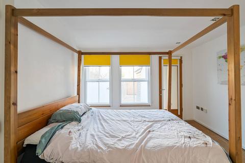 3 bedroom flat for sale, Manchester Road, Canary Wharf, London, E14