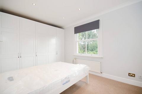 undefined, Woodville Road, Ealing Broadway, London, W5