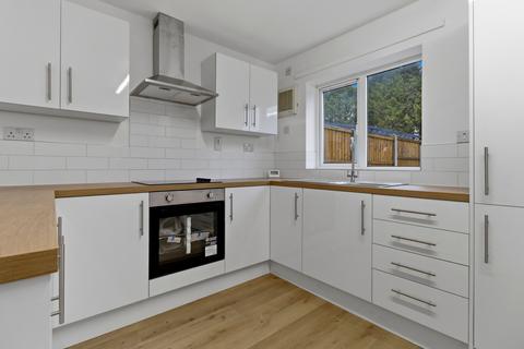 3 bedroom semi-detached house to rent, Bromwich Road, Worcester WR2