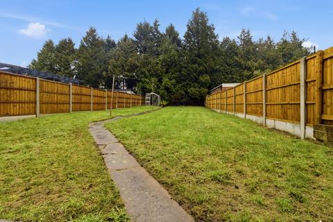 3 bedroom semi-detached house to rent, Bromwich Road, Worcester WR2