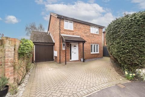 4 bedroom detached house for sale, Camberley Place, Harpenden