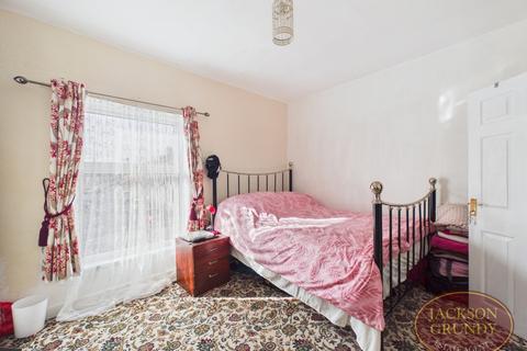 3 bedroom terraced house for sale, Grove Road, The Mounts, NN1 3LJ