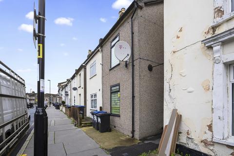 2 bedroom terraced house for sale, Clifton Road, London, SE25