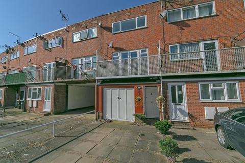3 bedroom terraced house for sale, Waterside, Peartree Bridge, MK6