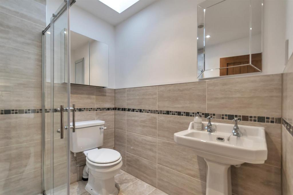En-Suite Bathroom