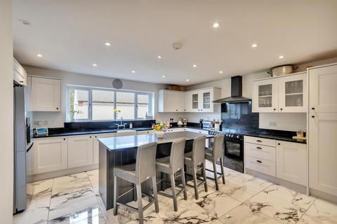 5 bedroom detached house for sale, Hengoed, Oswestry