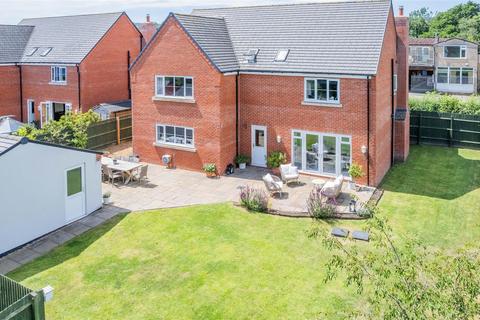 5 bedroom detached house for sale, Hengoed, Oswestry