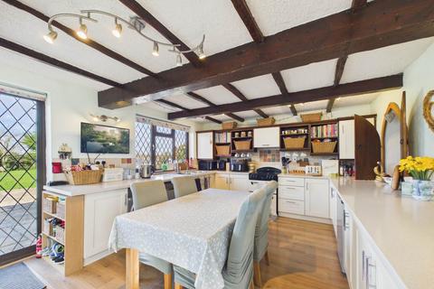 3 bedroom detached house for sale, Lower Icknield Way, Great Kimble, HP17