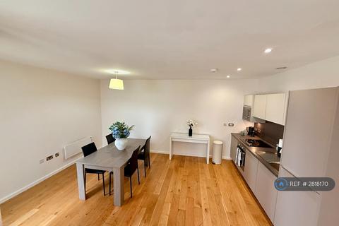 2 bedroom flat to rent, High St, Manchester, M4