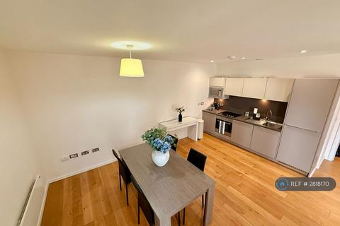 2 bedroom flat to rent, High St, Manchester, M4