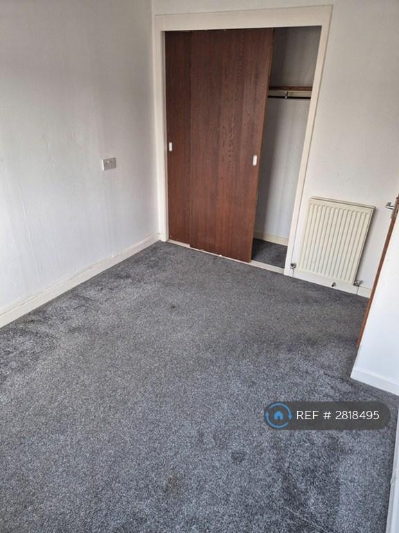 Bedroom 2 Pic 2