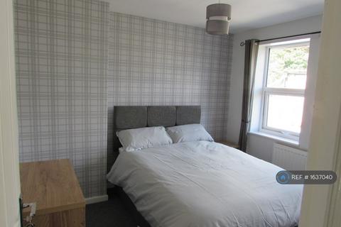 3 bedroom semi-detached house to rent, Gloster Rope Walk, Dover, CT17