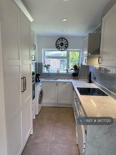 1 bedroom in a house share to rent, Canterbury Road, Feltham, TW13