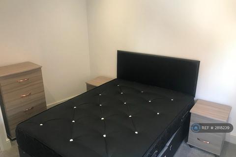 1 bedroom flat to rent, Market Street, Stourbridge, DY8