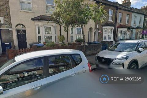 2 bedroom terraced house to rent, Downsell Road, London, E15