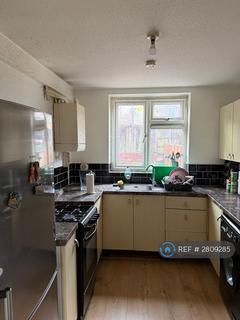 2 bedroom terraced house to rent, Downsell Road, London, E15