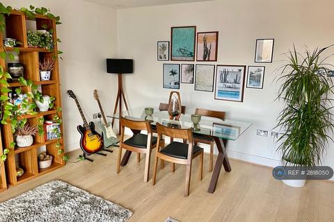 1 bedroom flat to rent, Angel Southside, London, EC1V