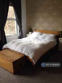 2 bedroom terraced house to rent, Thornford Road, London, SE13