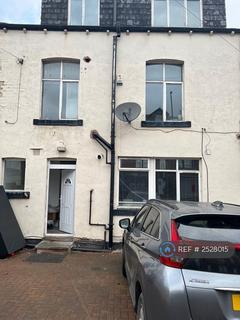 Studio to rent, Armley, Leeds, LS12