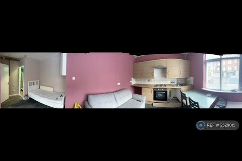 Studio to rent, Armley, Leeds, LS12