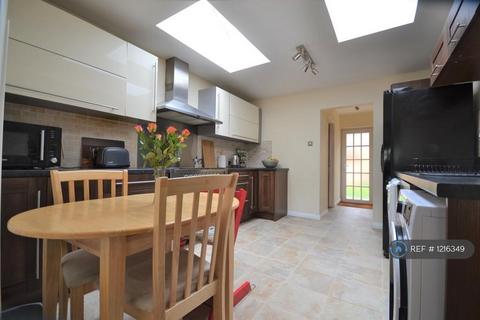 3 bedroom terraced house to rent, Francis Road, Reading, RG1