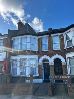3 bedroom terraced house to rent, Westbury Avenue, London, N22
