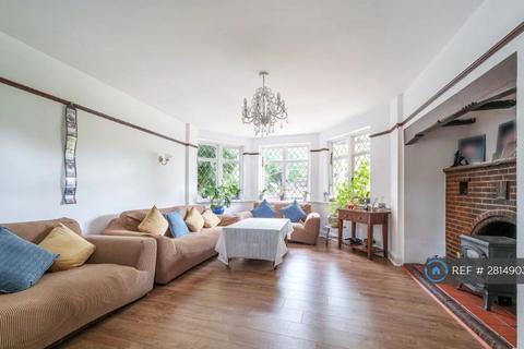 4 bedroom detached house to rent, Risebridge Road, Romford, RM2