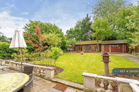 4 bedroom detached house to rent, Risebridge Road, Romford, RM2