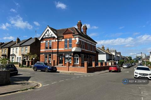 1 bedroom in a house share to rent, Glenthorne Road, Kingston Upon Thames, KT1