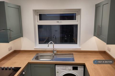 2 bedroom terraced house to rent, Henwood Road, Manchester, M20