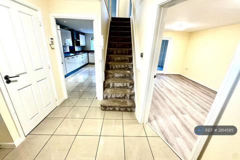 5 bedroom detached house to rent, Tabby Drive, Three Mile Cross, Reading, RG7