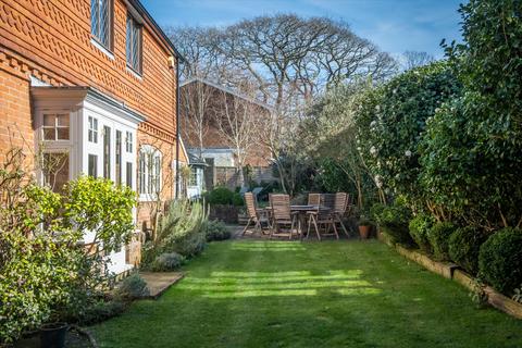 undefined, The Avenue, Grayshott, Hindhead, Hampshire GU26
