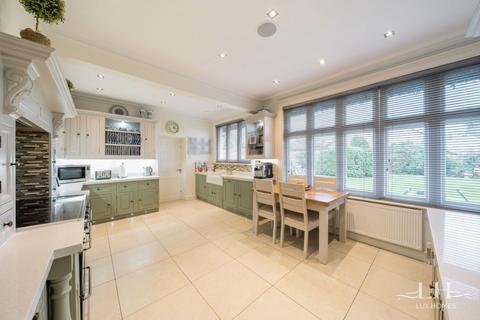 undefined, Ernest Road, Emerson Park