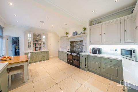 4 bedroom detached house for sale, Ernest Road, Emerson Park