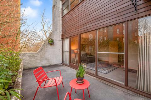 2 bedroom flat for sale, Archery Steps, St Georges Fields, London
