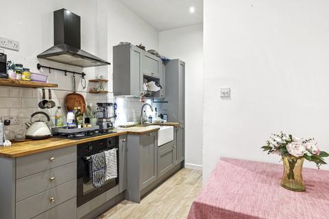 1 bedroom flat to rent, St John's Hill, Battersea, London