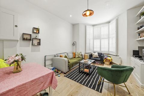 1 bedroom flat to rent, St John's Hill, Battersea, London