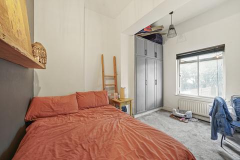 1 bedroom flat to rent, St John's Hill, Battersea, London